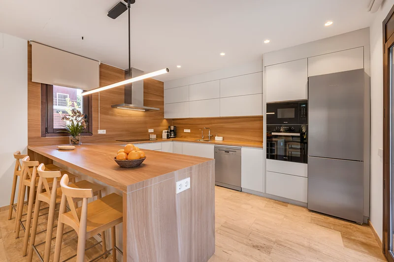 Kitchen with island