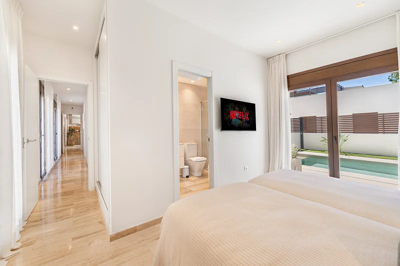 Bedroom with en-suite bathroom