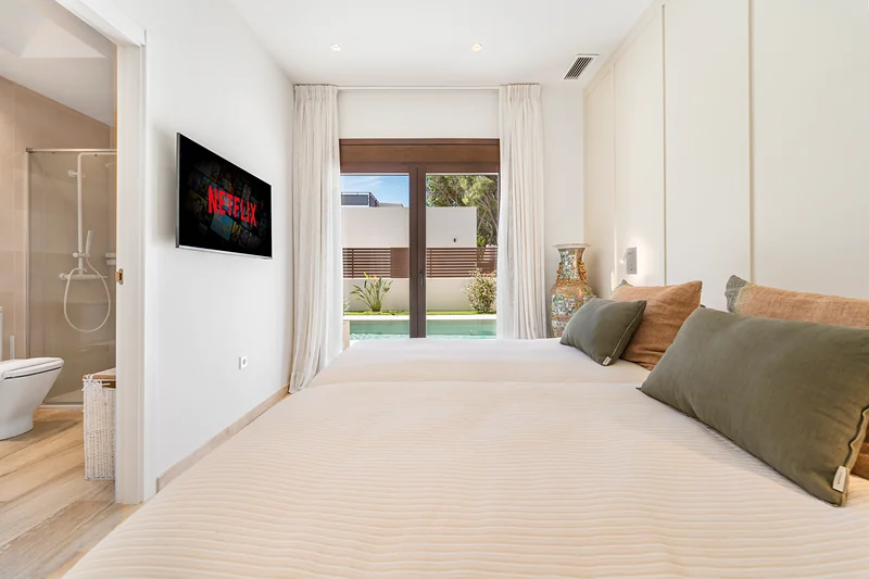 Bedroom with garden view
