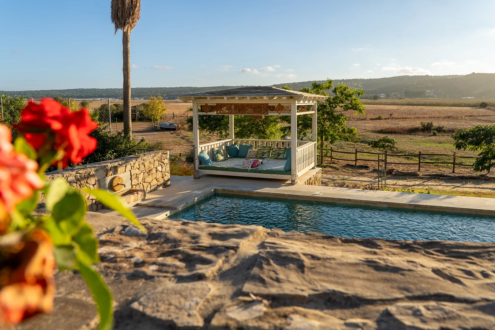 El Refugio de Reyes: pool with lounging island and countryside view