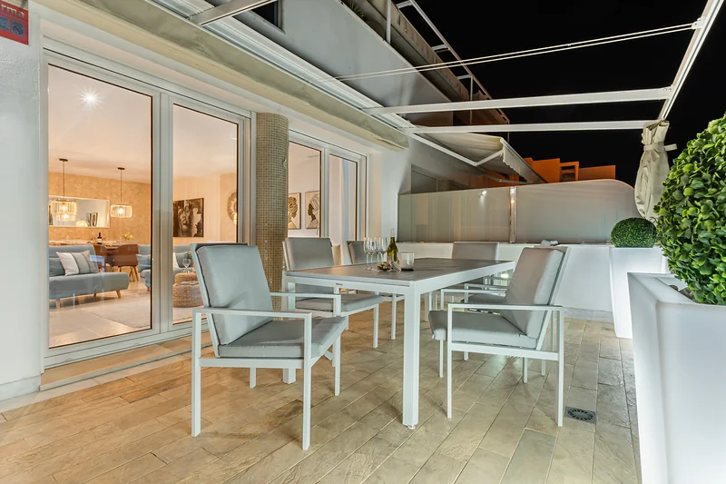 Terrasse vor dem Wohnbereich